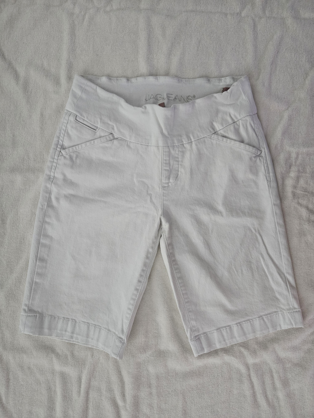 Jag Jeans Ainsley Pull On White Bermuda Shorts Size 4